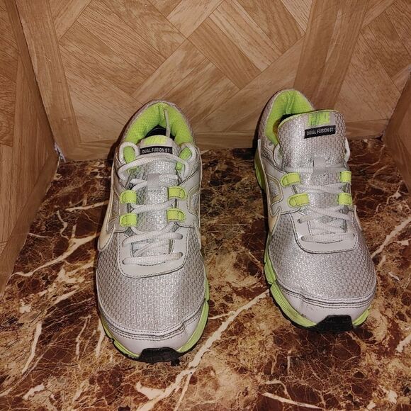 Nike women's Dual Fusion running shoes sneaker silver size 8.5. 021 - Picture 8 of 12